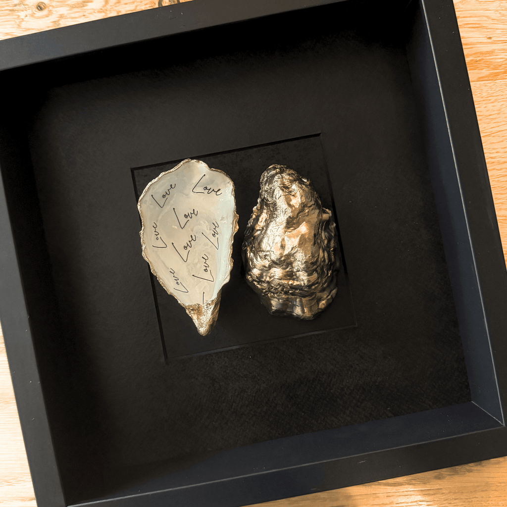 'A Touch of Golden Love' | 27*27cm